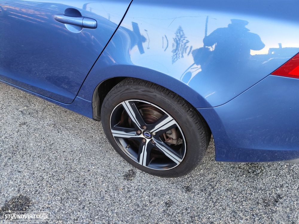 Volvo V60 2.4 D6 R-Design AWD Phev - 6