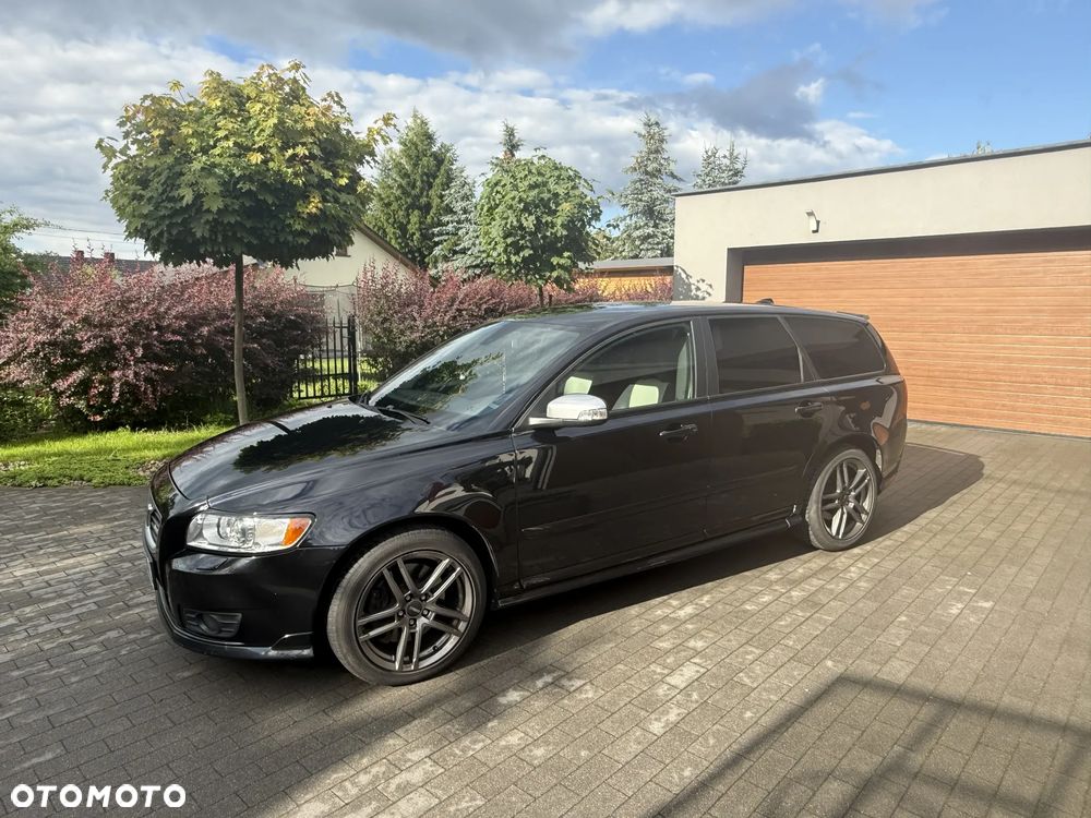Volvo V50 D5 R-Design Summum - 1
