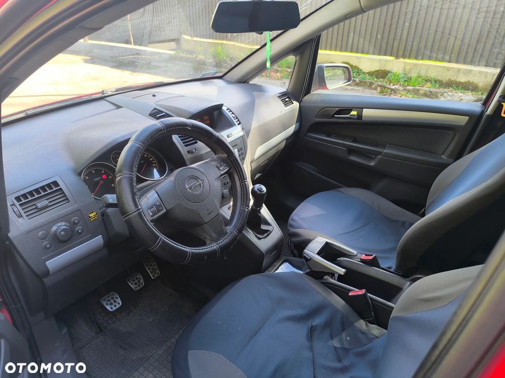 Opel Zafira - 2