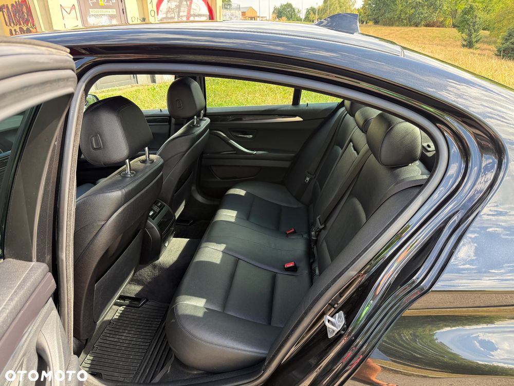 BMW Seria 5 520d xDrive - 7