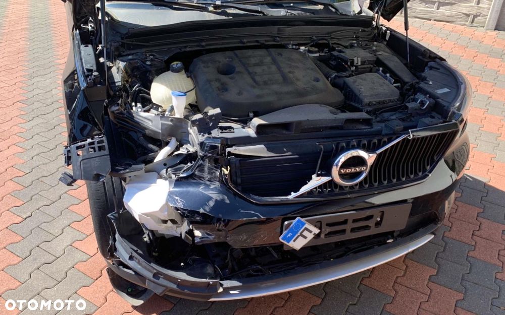 Volvo XC 40 D3 SCR Momentum - 8