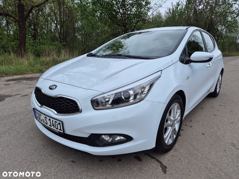 Kia Ceed 1.4 CVVT Fifa World Cup Edition - 2