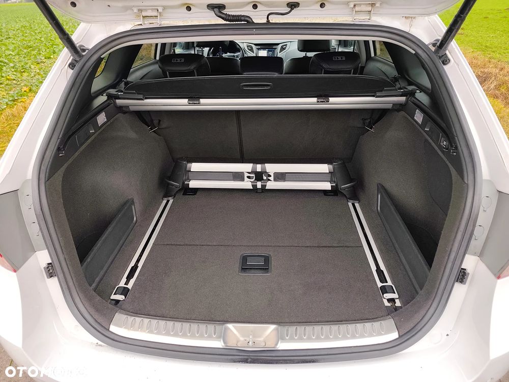 Hyundai i40 Kombi blue 1.7 CRDi DCT Premium - 24