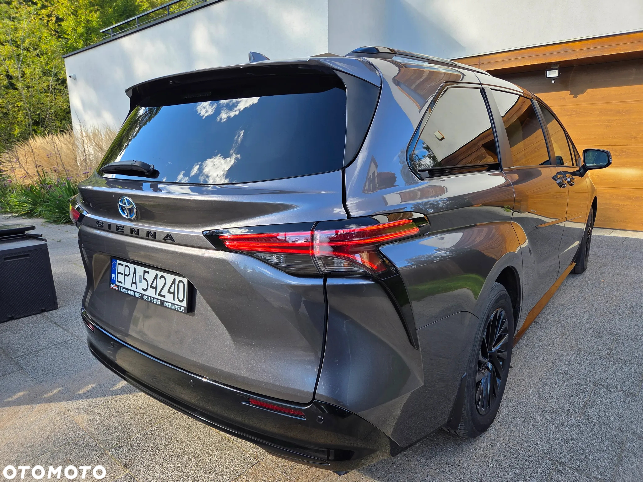 Toyota Sienna - 6