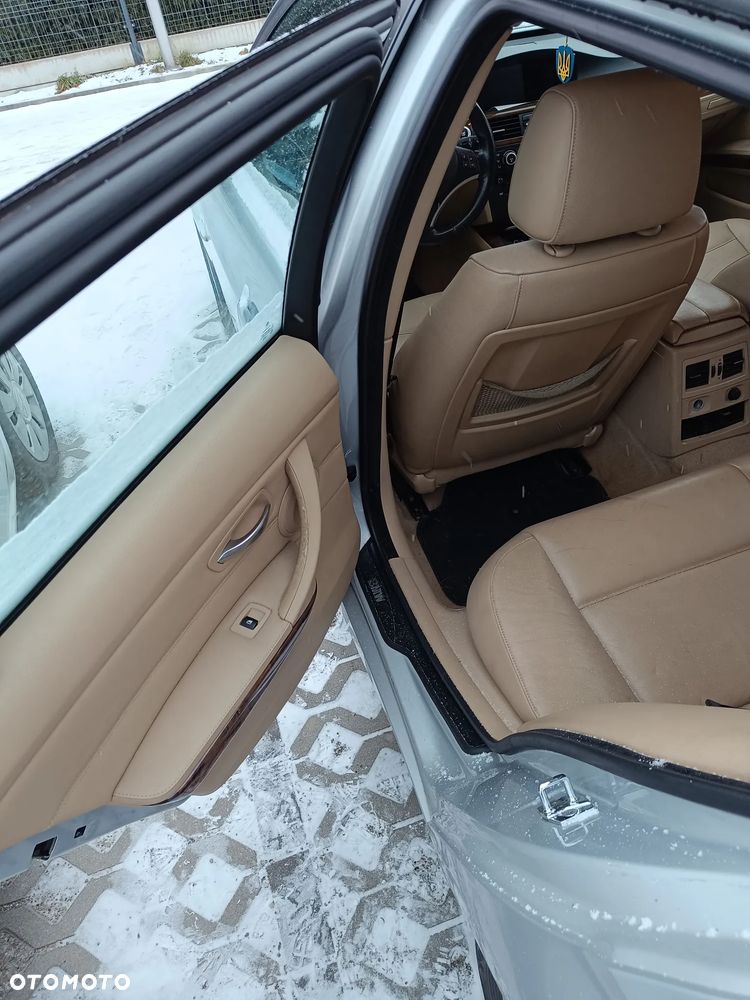 BMW Seria 3 320d DPF - 8
