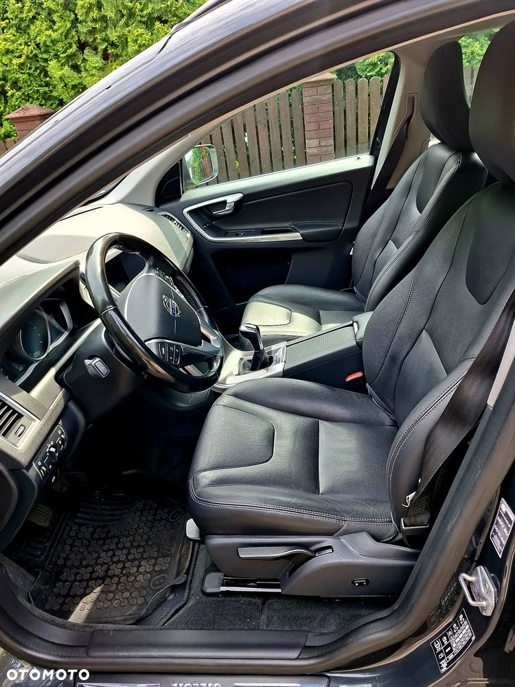 Volvo XC 60 D4 Drive-E R-Design Momentum - 8