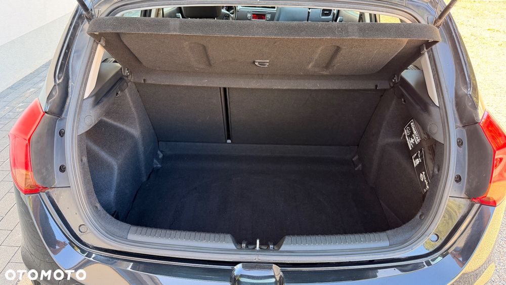 Kia Ceed 1.4 CVVT UEFA EURO 2016 - 21