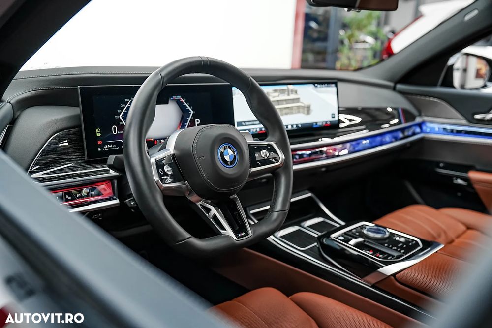 BMW Seria 7 750e xDrive AT PHEV - 38