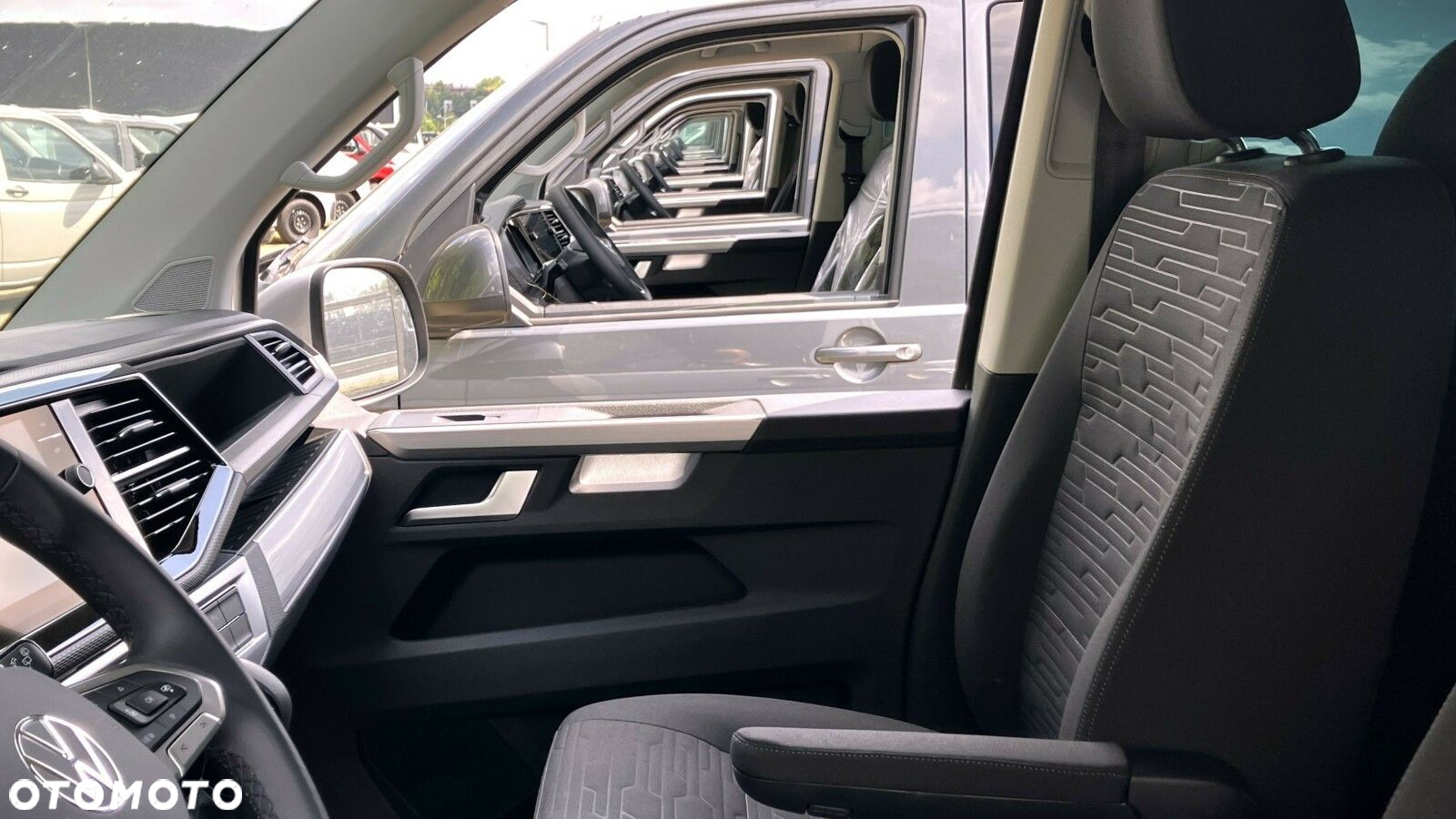 Volkswagen Multivan - 22
