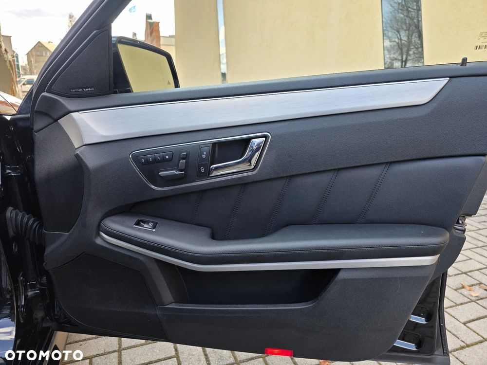 Mercedes-Benz Klasa E 350 CGI BlueEFFICIENCY 7G-TRONIC Avantgarde - 29