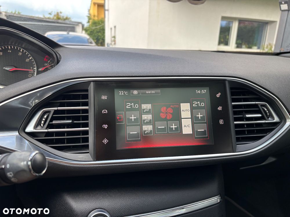 Peugeot 308 1.6 e-THP GT S&S - 21