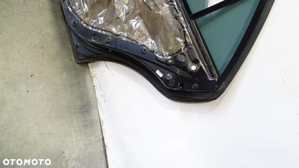 DRZWI PRAWY TYŁ LEXUS IS200 2.0 - 12