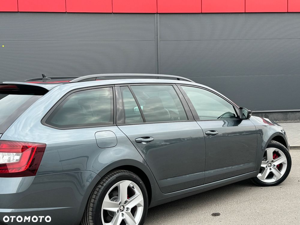 Skoda Octavia 2.0 TDI SCR RS DSG - 19