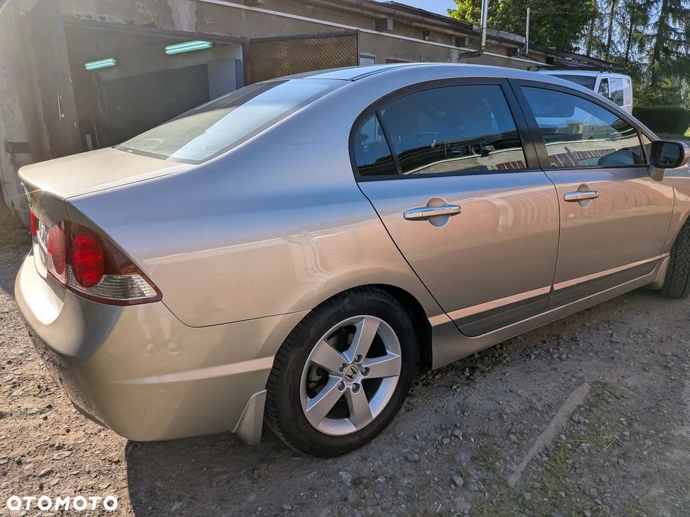 Honda Civic 1.8 Executive - 2