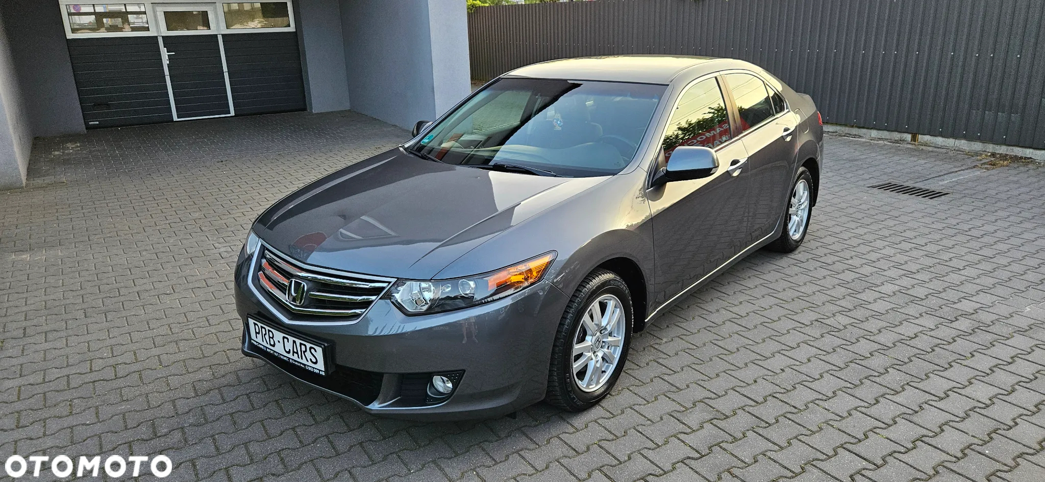 Honda Accord 2.0 Elegance 50 Jahre Edition - 2