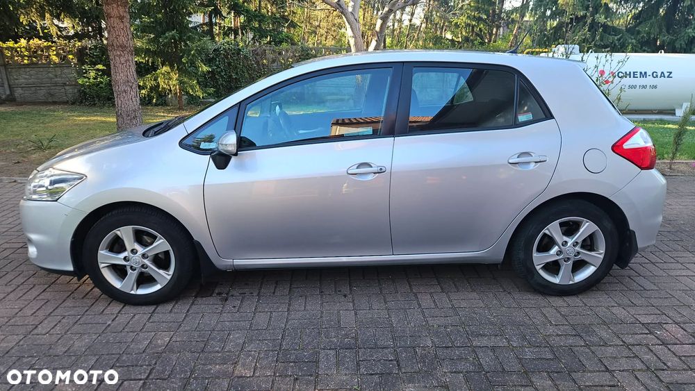 Toyota Auris 1.6 Premium - 2