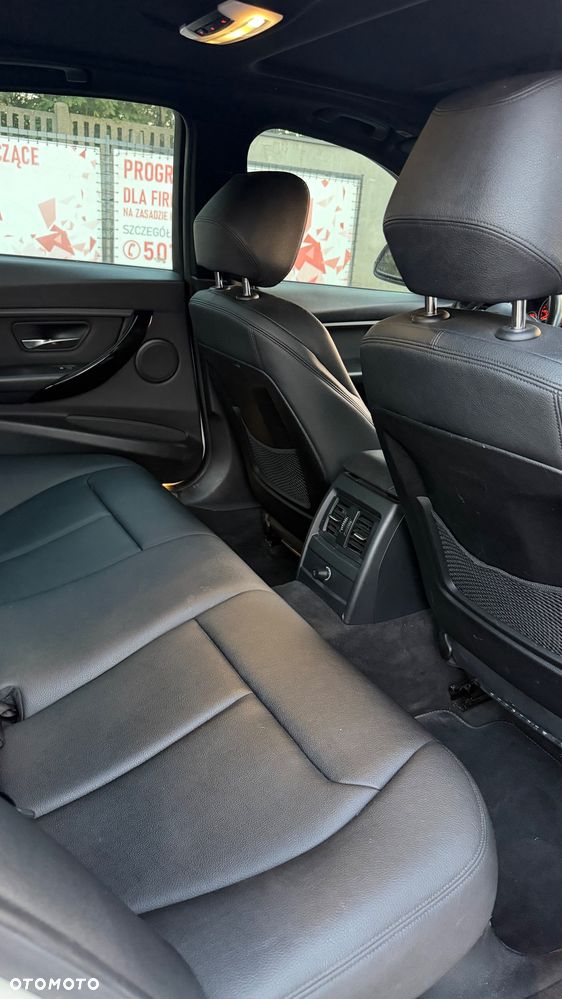 BMW Seria 3 328i xDrive - 16