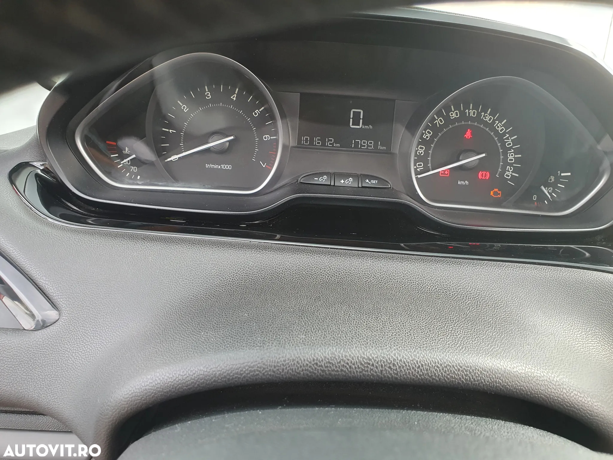 Peugeot 208 1.2 L PureTech Access - 9