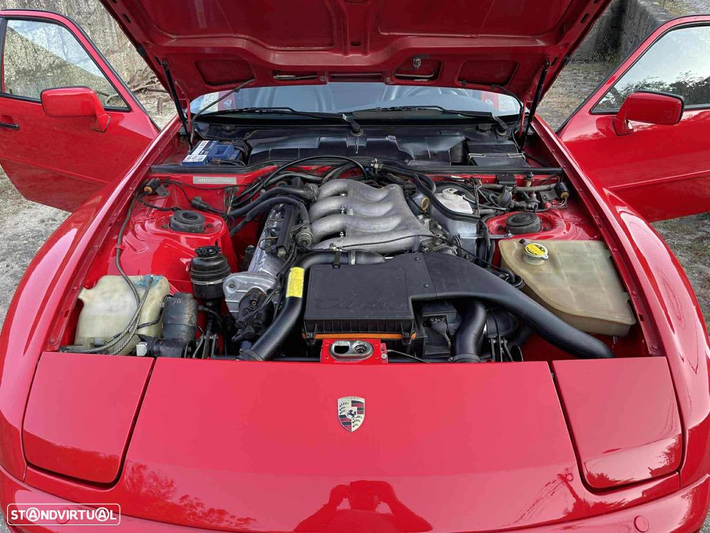 Porsche 944 Turbo - 25