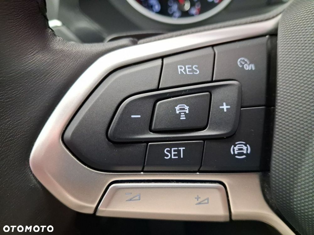 Volkswagen Tiguan - 22