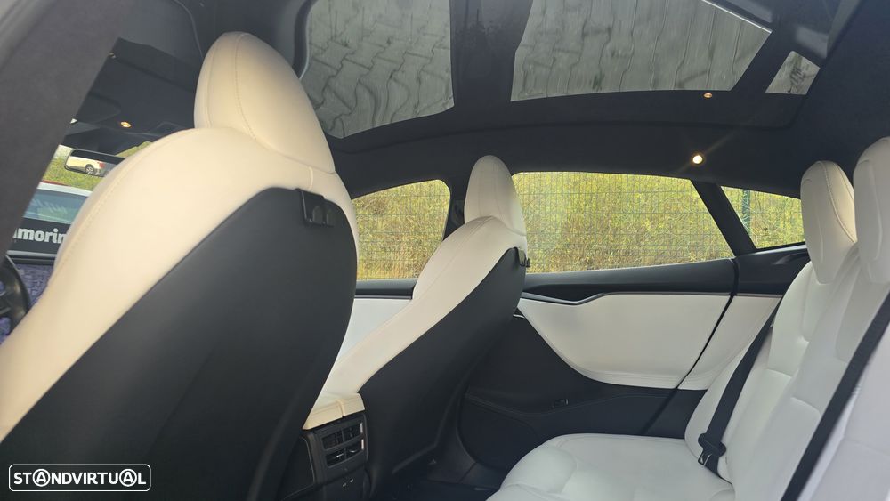 Tesla Model S Long Range - 15