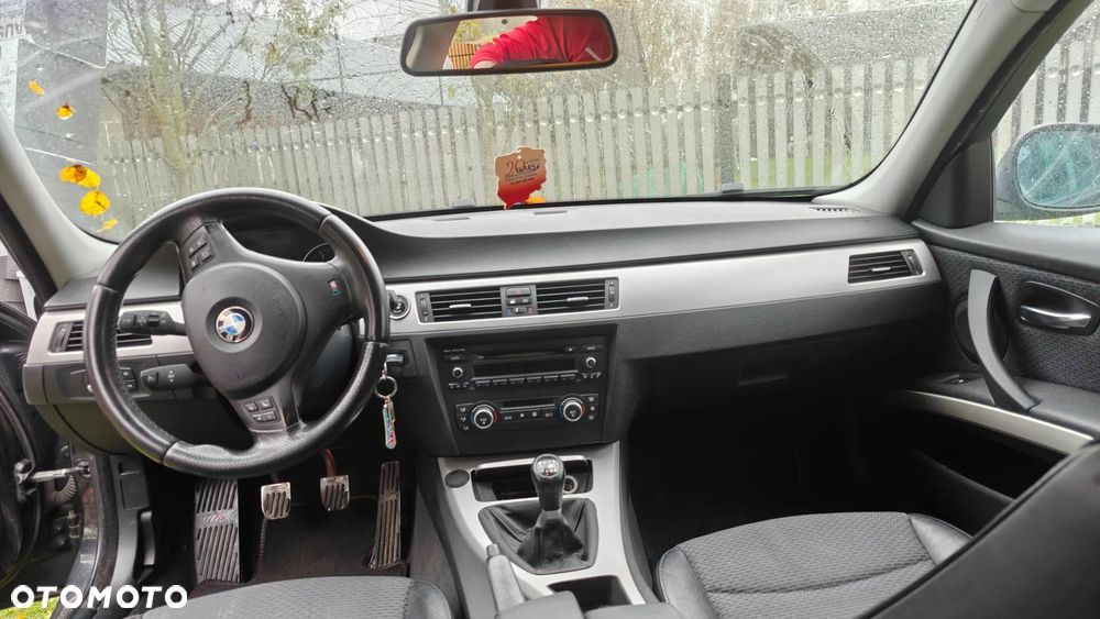 BMW Seria 3 325i Edition Sport - 2