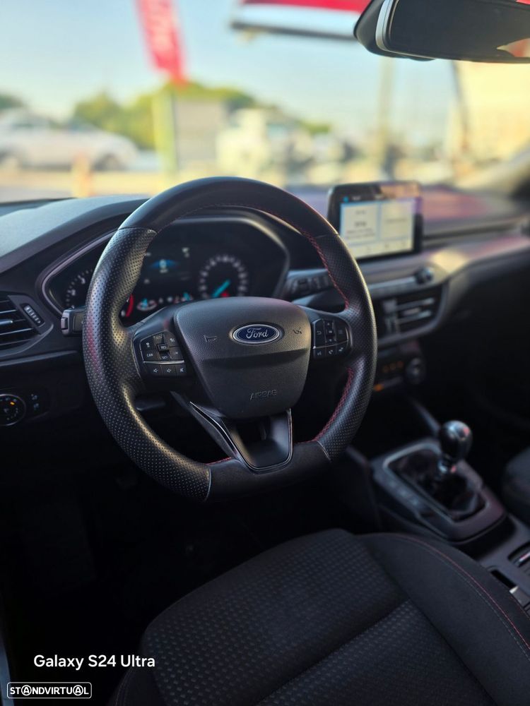 Ford Focus 1.0 EcoBoost ST-Line - 10