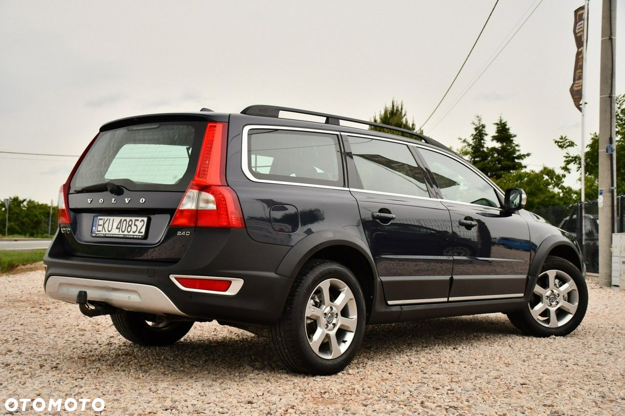 Volvo XC 70 2.4D Momentum - 24
