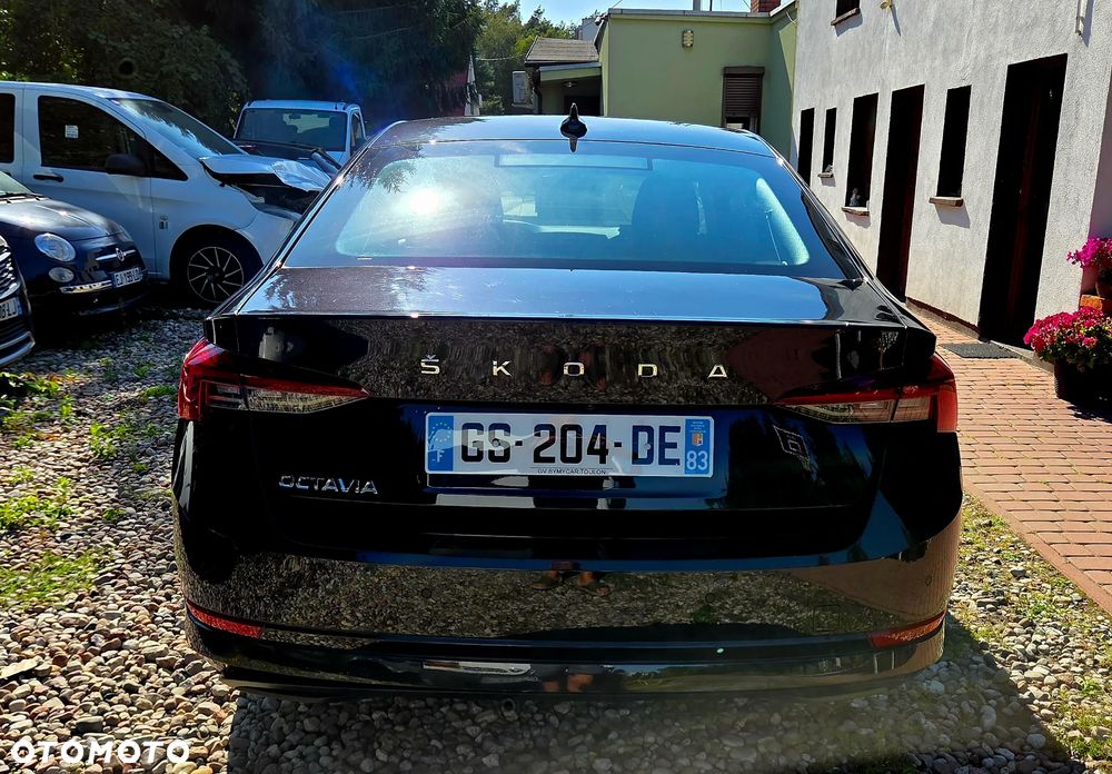 Skoda Octavia 2.0 TDI DSG Edition Plus - 6