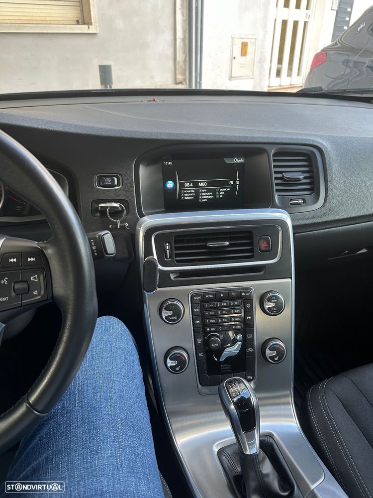 Volvo S60 D4 Momentum - 8