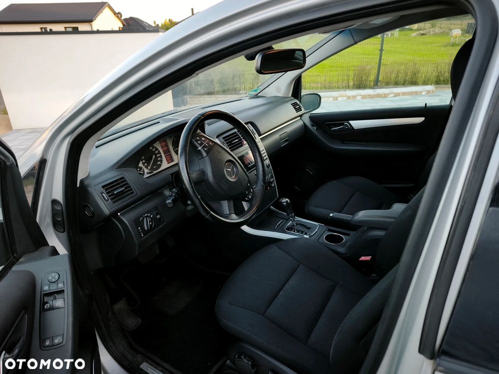Mercedes-Benz Klasa B 200 CDI Autotronic - 13