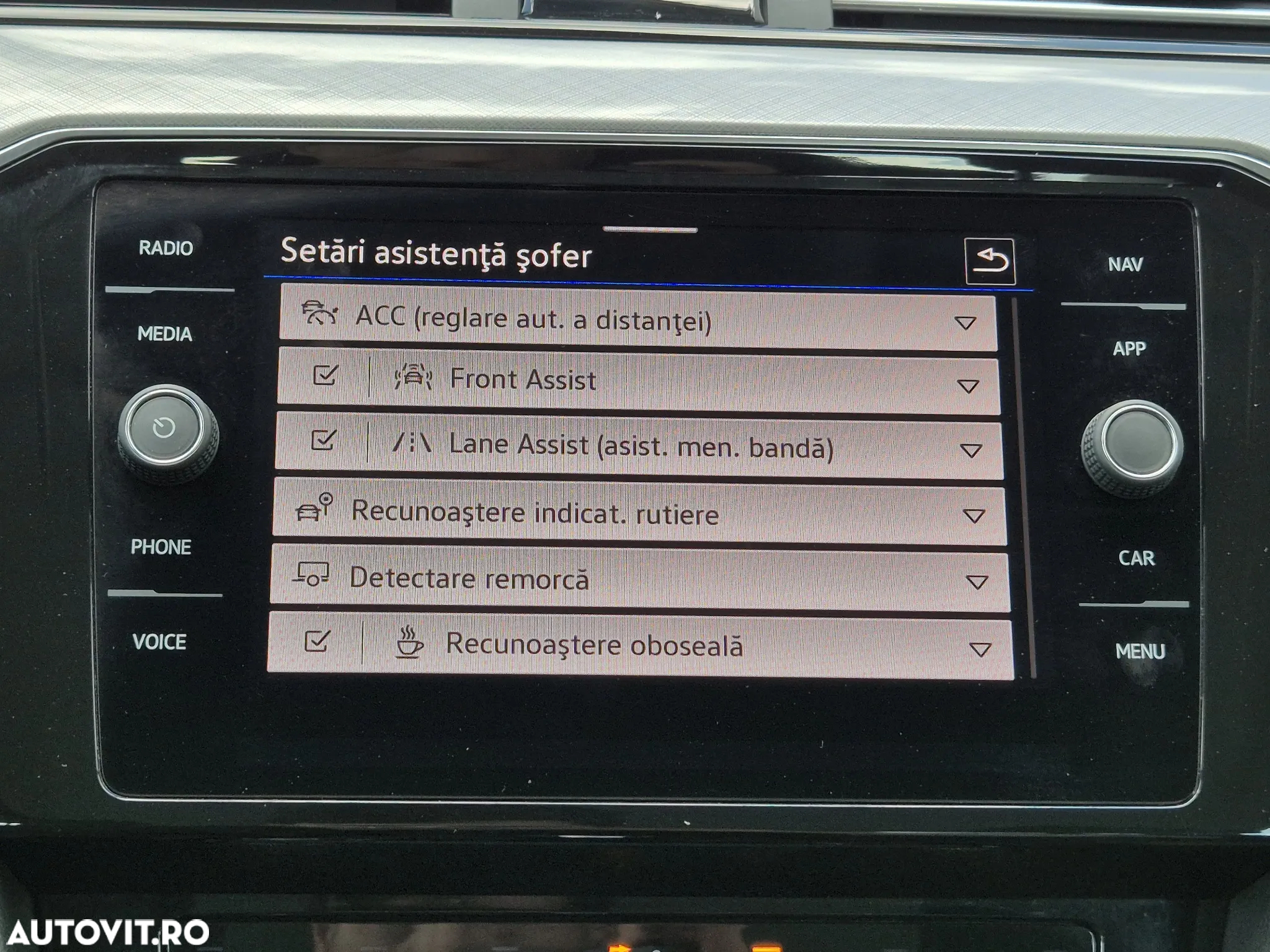 Volkswagen Passat - 28