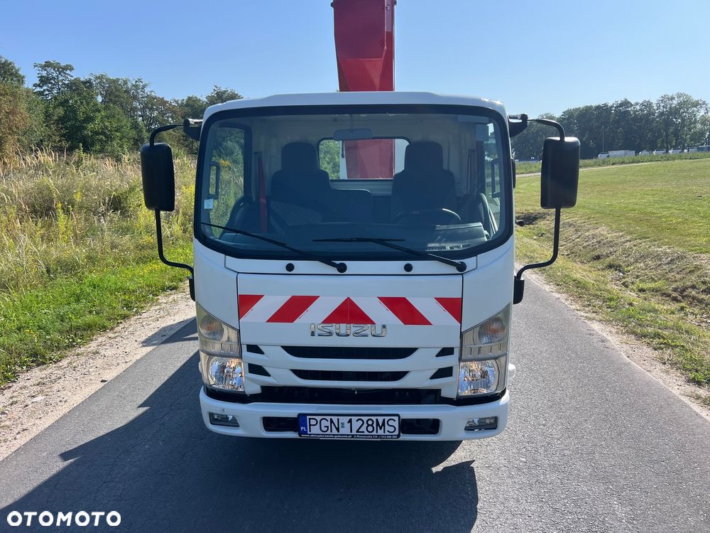 Isuzu M21 - 2