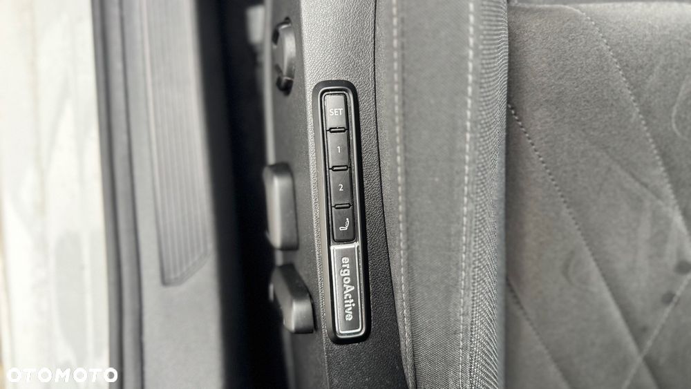 Volkswagen Golf 2.0 TDI SCR DSG Style - 14