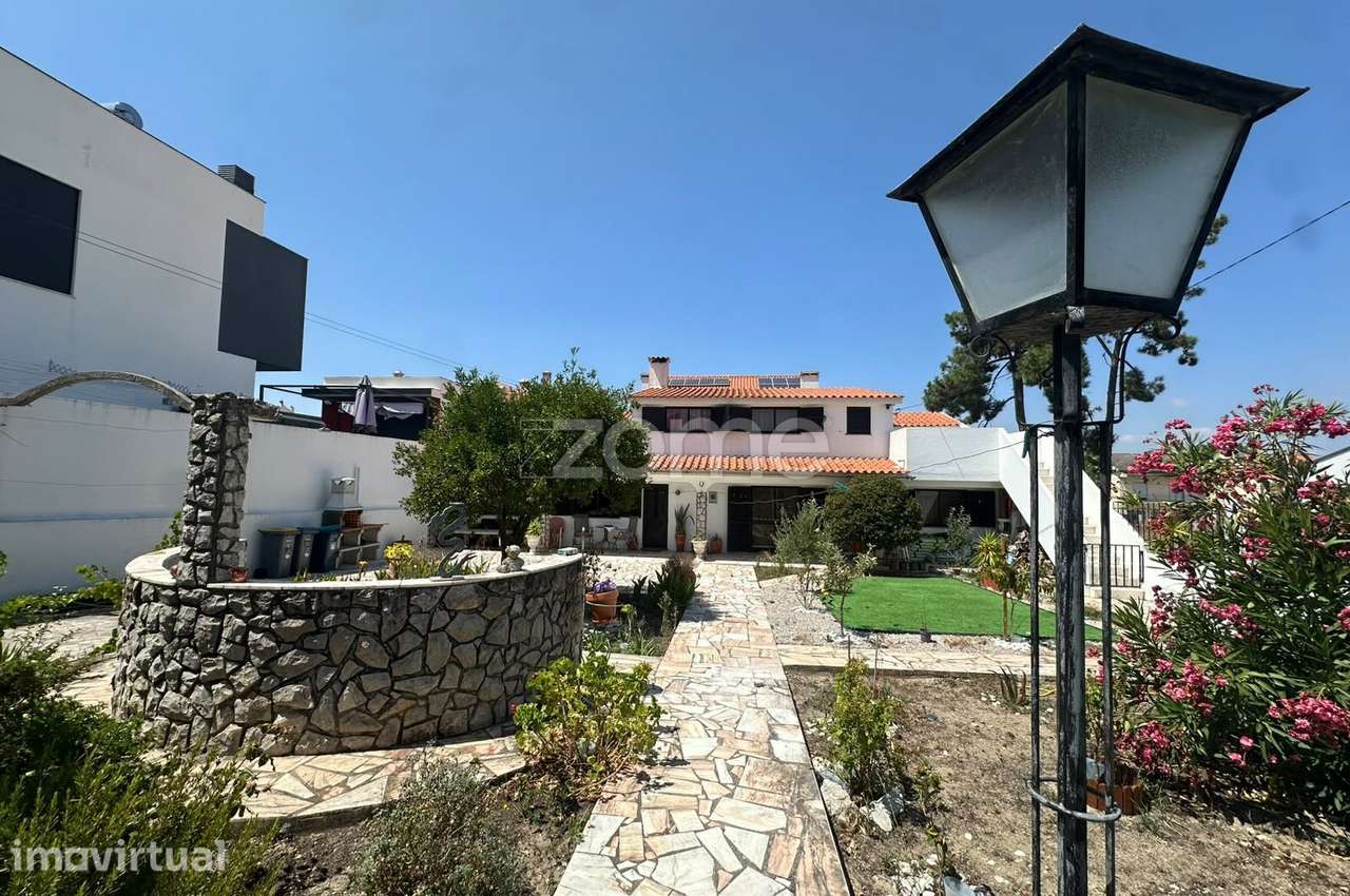 Moradia T2 + T1 com amplo lote e jardim | Quinta do Conde, Boa Água 3 - Grande imagem: 3/26