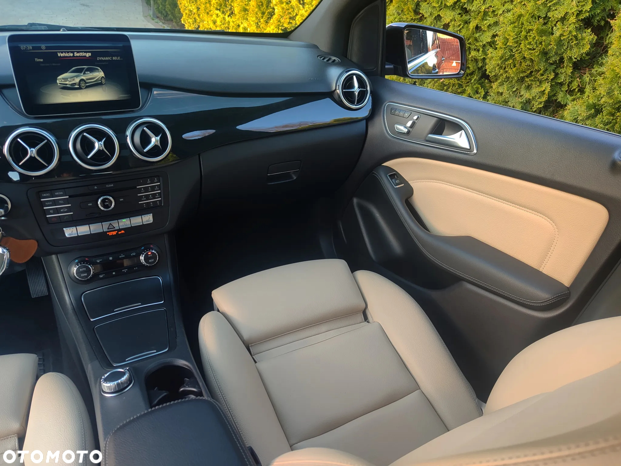 Mercedes-Benz Klasa B 250 4Matic 7G-DCT - 23