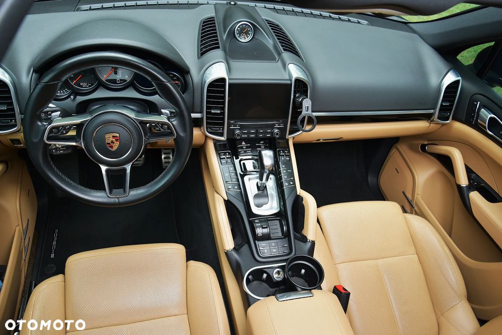 Porsche Cayenne S - 29
