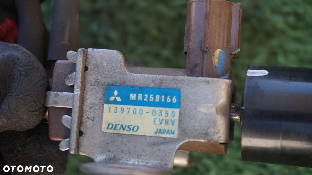 Mitsubishi Pajero IV 3.2 DID 5D Long zawor zawory podcisnienia sterowania turbosprezarka 139700-0350 - 5