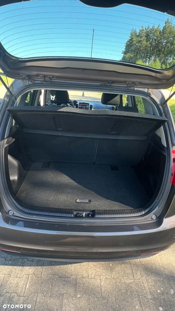 Kia Venga 1.4 L - 10