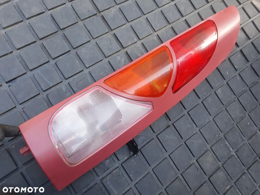 LAMPA TYLNA PRAWA RENAULT KANGOO I KOMPLETNA + WTYCZKA INSTALACJA - 1