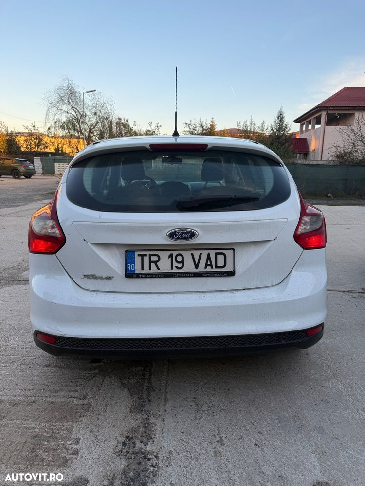 Ford Focus 1.6 TDCi DPF SYNC Edition - 10