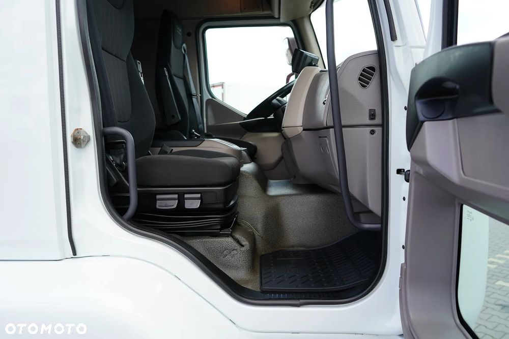 DAF / LF / 260 / EURO 6 / ACC / IZOTERMA + WINDA / 18 PALET / ŁAD. 7 700 KG - 26