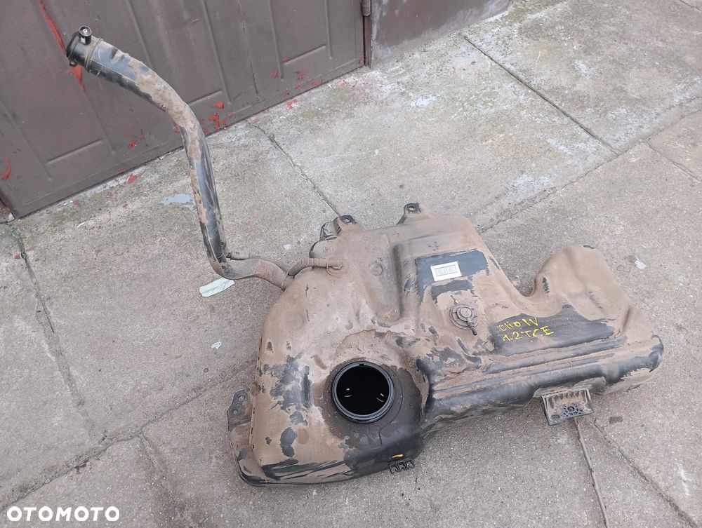 BAK ZBIORNIK PALIWA RENAULT CLIO IV TCE