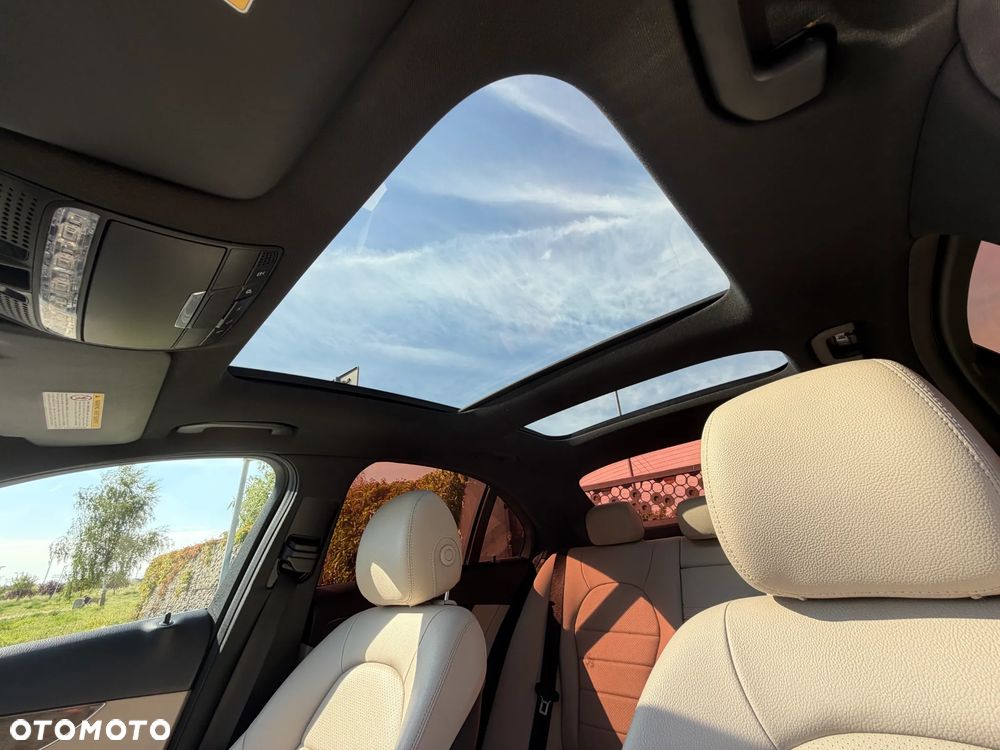 Mercedes-Benz Klasa C 300 9G-TRONIC - 40