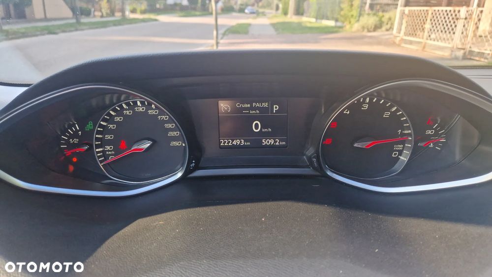 Peugeot 308 BlueHDi FAP 150 EAT6 Stop & Start Allure - 19
