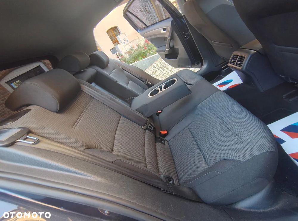 Volkswagen Golf - 11