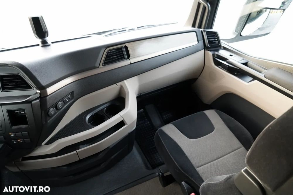 MAN 26.480 / SOLO / MEGA / 6X2 / AER CONDIȚIONAT PARCARE / PUNTE RIDICATĂ / ȘINGURI CAMIOANĂ - 31