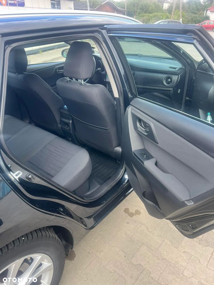 Toyota Auris 1.8 HSD Luna - 23