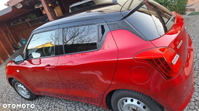 Suzuki Swift 1.2 Dualjet SHVS Premium Plus CVT - 5