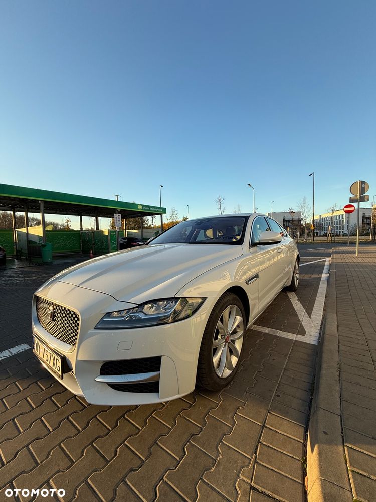 Jaguar XF 2.0 T R-Sport - 7